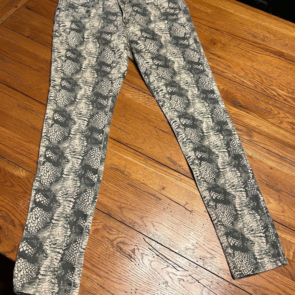 CABI diamond back snake skin super skinny jeans